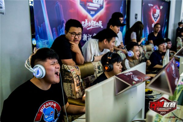 他在多场关 他在多场关